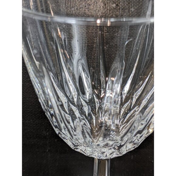 Set Of 6 Crystal Wine Goblets With Elegant Cut Design - Picture 2 of 5
